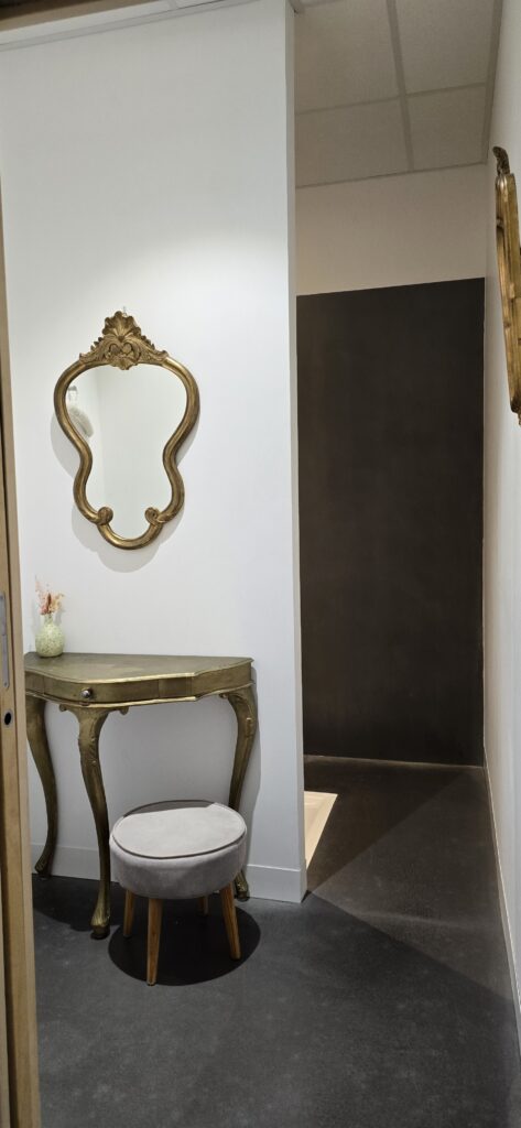 Vestiaire cabine de Douche